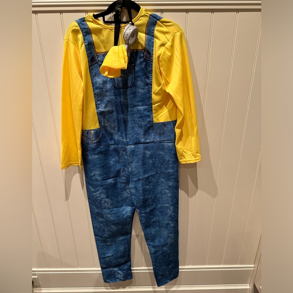 Minions Illumination Entertainment Child’s Large Blue & Yellow Minion Costume